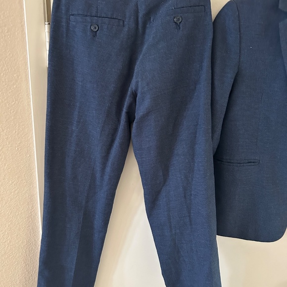 Boys Navy Suit Size 10 (age 9-10) - Picture 6 of 8